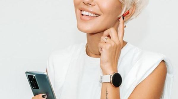 sore cu aparat dentar mi se pare un pic confuzant sa apar schimbata dupa o cariera solo de 10 ani