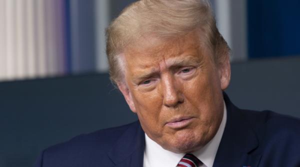 cel mai important om din anturajul lui donald trump infectat cu covid 19