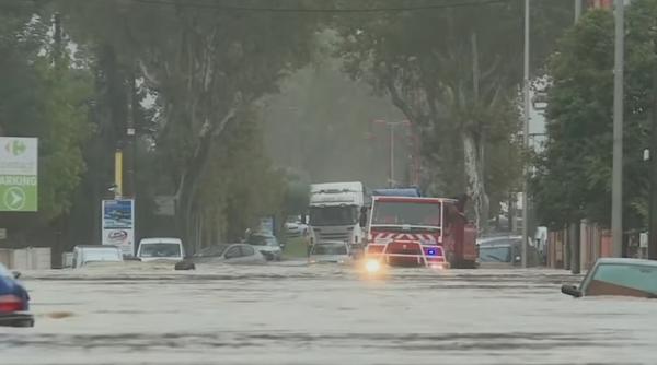 inundatiile fac ravagii in franta