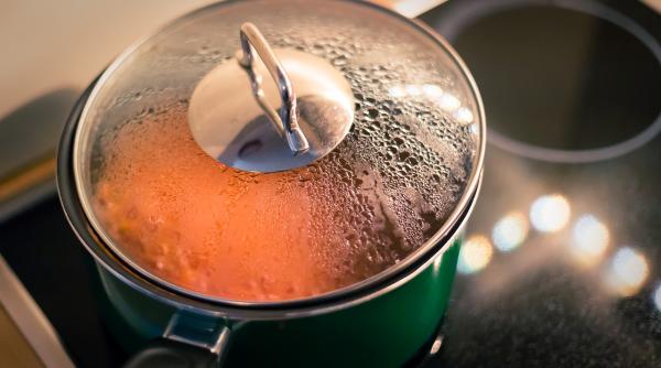 de ce sa pui apa fierbinte in oala cu de ce sa pui apa fierbinte in oala cu mancare trucul secret al gospodinelor adevarate