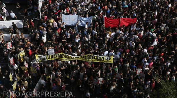 partidul neonazist care a luat locul 3 la parlamentarele din 2012 asteapta verdictul se cer ani grei de puscarie