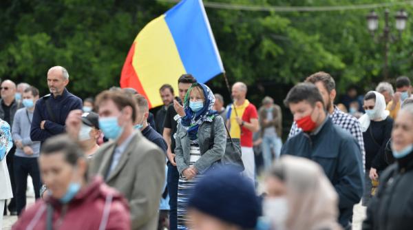 protest in piata victoriei dupa inchiderea restaurentelor cum e posibil sa fim inchisi de pe o zi pe alta