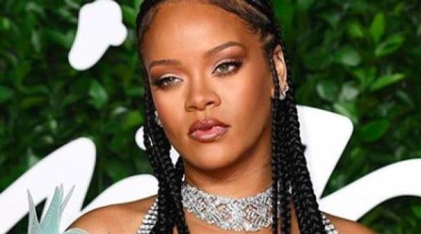 rihanna isi cere scuze pentru un gest controversat