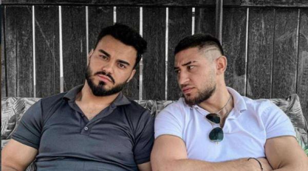 clipe de groaza pentru doi artisti au stat aproape non stop cu un bolnav de covid 19