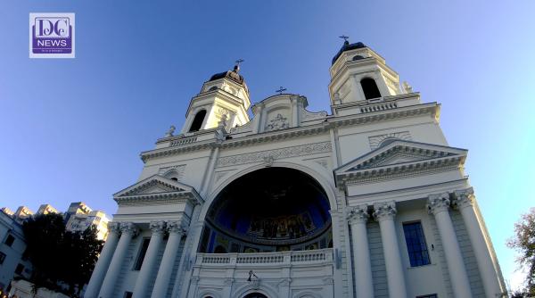 ce se intampla chiar acum la cuvioasa parascheva din iasi imaginile momentului foto