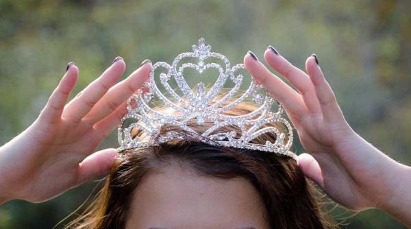 cum arata acum fosta miss romania care o antreneaza pe nicoleta nuca