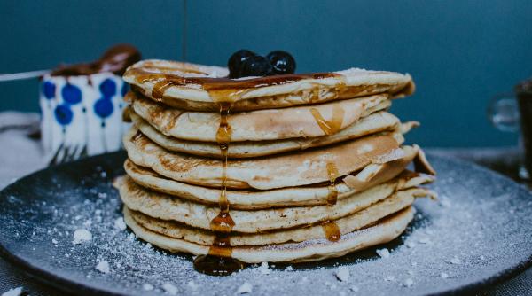 clatite grecesti pufoase si aromate cum numai pe taramurile elene gasesti