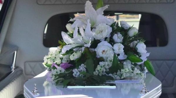 cortegiu funerar cu zeci de persoane politia a dat amenzi de 6 000 lei