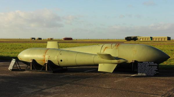 bomba monstru din cel de al doilea razboi mondial detonata in momentul dezamorsarii