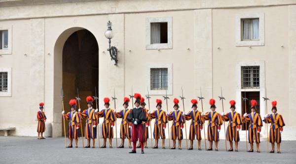 vatican patru membrii ai garzii elvetiene depistati pozitiv la covid 19