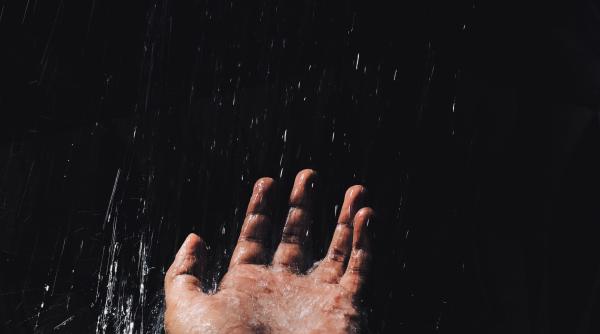 mugur ciuvica anuntul zilei cand vine apa calda in bucuresti