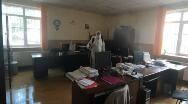 potlogi primarul viceprimarul si unul dintre preoti testati pozitiv la covid 19