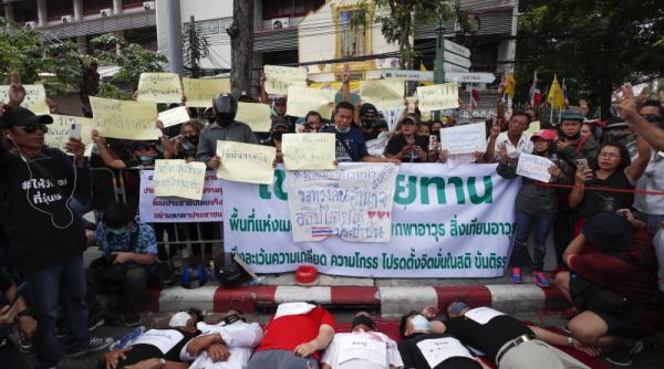 proteste masive in thailanda guvernul a decretat starea de urgenta