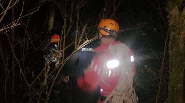 s au aventurat pe un traseu periculos si au ramas blocati operatiunea de salvare a durat 5 ore