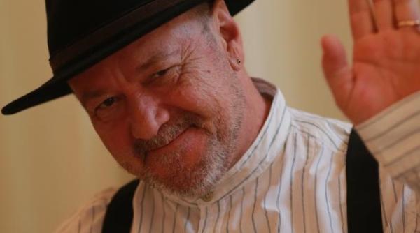 alifantis  joc de cuvinte  orb an acest 2020  orb de tot