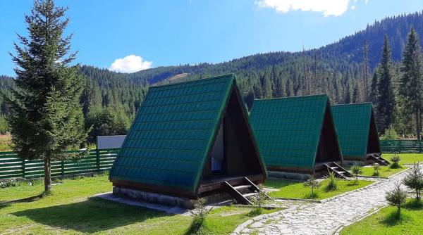 campingul zanoaga din bucegi si a inchis portile