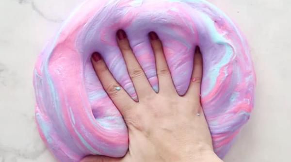 cum scoti slime ul de pe haine si cuverturi cel mai simplu truc functioneaza 100prc