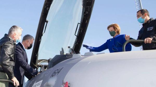 vizita regala la escadrila de avioane f 16