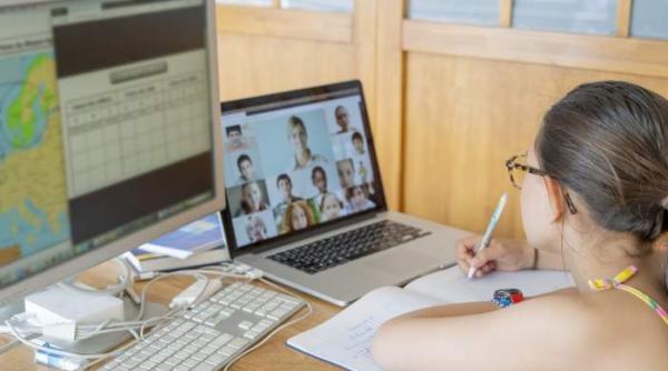 scoala pe sistem hibrid este net inferioara scolii online profesorii se descurca mai bine pe cont propriu