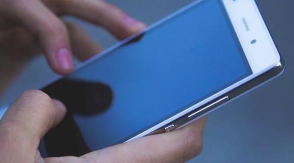 ucraina vrea interzicerea smartphone urilor in scoli elevii nu mai sunt atenti la ore