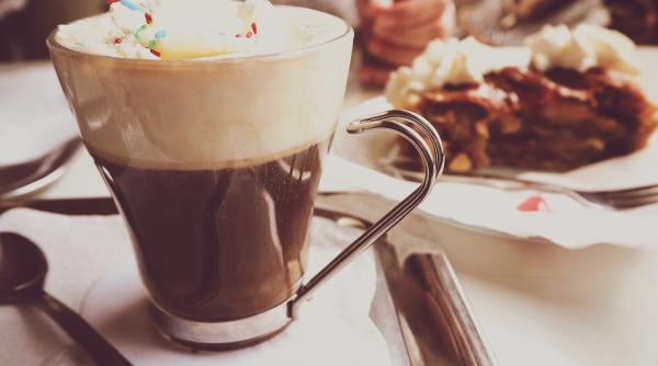 cum faci cafea vieneza rasfatul de weekend reteta plina de aroma