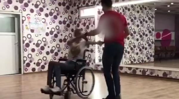 cantareata din romania in scaun cu rotile gest impresionant am vrut sa mi donez pielea de pe picioarele