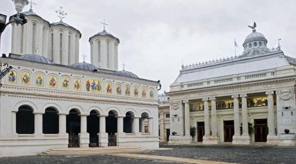 pelerinaj la moastele sf dimitrie aproape 8 000 de oameni au fost duminica la patriarhie