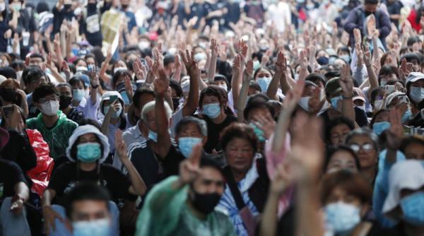 proteste masive in asia ceaiul simbolul tinerilor