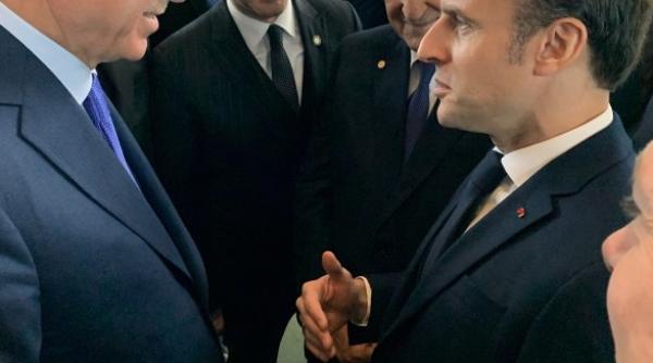 erdo an arata cu degetul spre macron opriti va