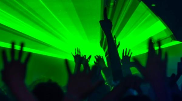 petrecere cu sute de persoane in berlin intrerupta de politie