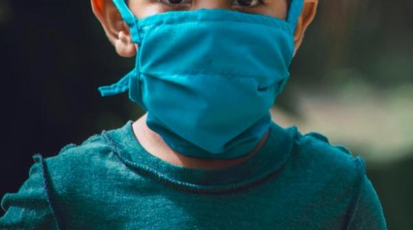 un copil de 4 ani in coma cand a facut covid 19 parintii avertizeaza