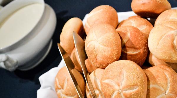 cum faci chifle kaiser ca cele de la lidl calde pufoase si proaspete direct din cuptorul tau