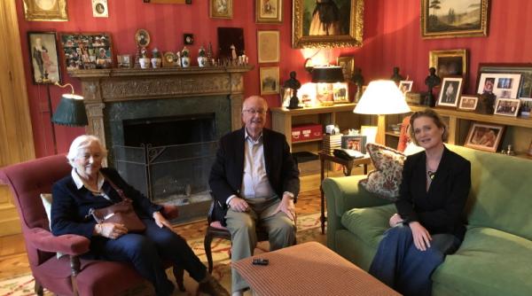 fata din flori a regelui belgiei isi iarta tatal intalnire emotionanta