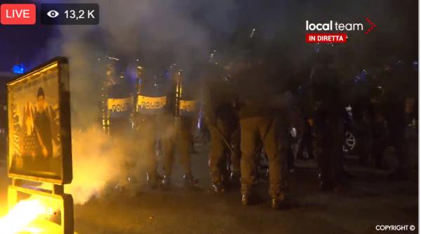 proteste violente la roma impotriva restrictiilor batai cu fortele de ordine video