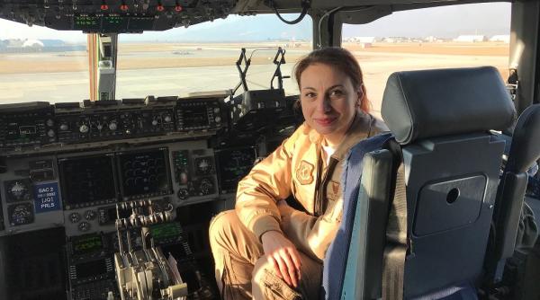 premiera in nato prima femeie care a devenit pilot comandant de aeronava este o romanca