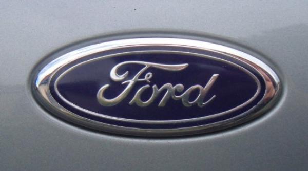 ford incepe revolutia electrica populara sa duba devine e transit