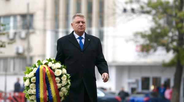 colectiv 5 ani klaus iohannis va depune o coroana de flori in memoria victimelor
