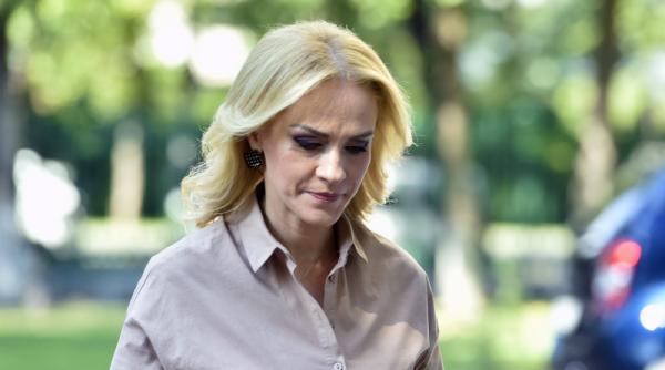 cozmin gusa atac din ciuda la adresa gabrielei firea raspuns la sms ul primit in timpul emisiunii dcnews