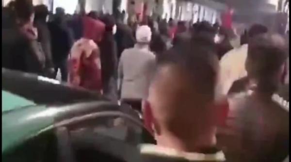 video proteste violente langa lyon sute de turci au iesit pe strazi strigand allah akbar in cautarea armenilor din oras