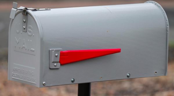 demisie la varful postei dupa un scandal cu ceasuri de lux