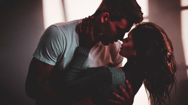 top 10 cele mai frumoase melodii romanesti de dragoste