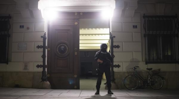 detaliu bomba din imaginile de la atacul din viena nimeni n a observat video