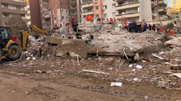 miracol in turcia o fetita de 4 ani a fost salvata de sub daramaturi la 91 de ore de la cutremur sunt ayla sunt bine