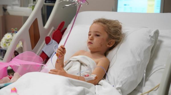 o fetita de doar 3 ani a supravietuit 65 de ore sub daramaturi in izmir