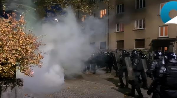 bubuie o tara din europa manifestatii violente impotriva restrictiilor video