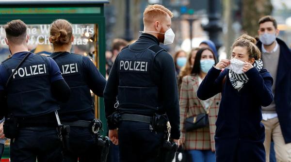 zeci de mii de oameni protest in germania impotriva masurilor antiepidemice