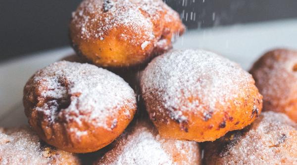 gogosi unguresti desertul pufos si aromat reteta banala dar delicioasa