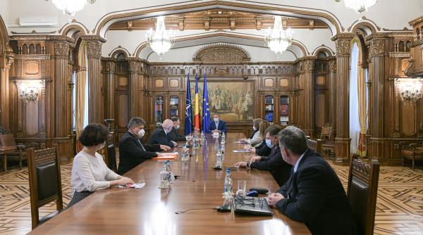 iohannis intra in sedinta informatie de ultima ora de la palatul cotroceni