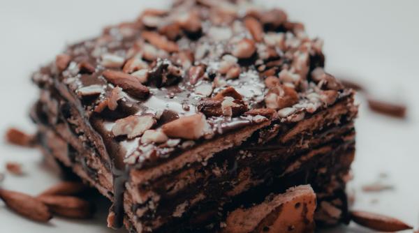 prajitura cu biscuiti si ciocolata fara coacere cea mai simpla reteta de desert