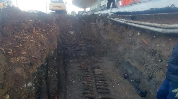 bombe gasite in gara brasov langa calea ferata pirotehnistii au intervenit de urgenta